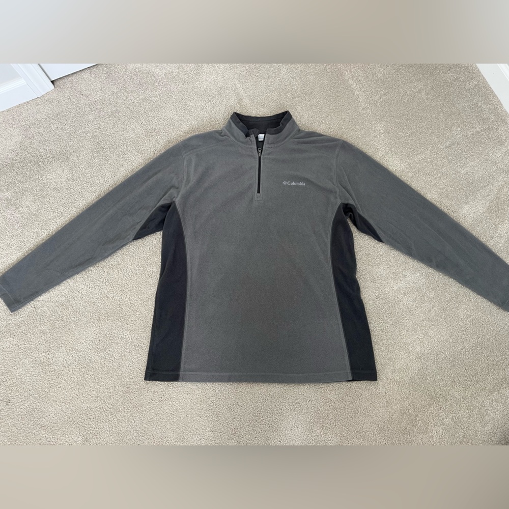 Mens Quarter Zip - size Large